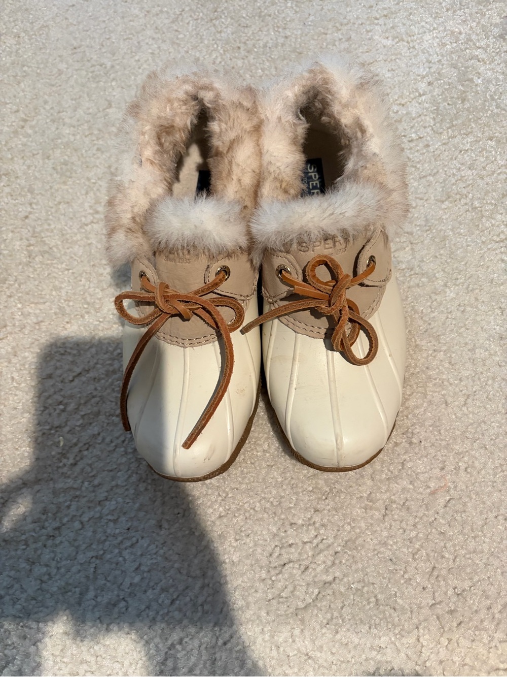 Sperry Women’s Cream and Tan Faux Fur-Trim Duck Boots
